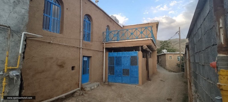 نمای بیرونی اقامتگاه بومگردی پایگلان کردستان